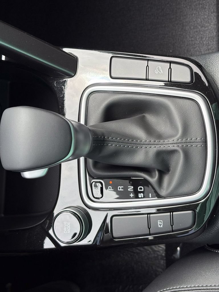 New 2026 Kia Seltos S FWD image 29