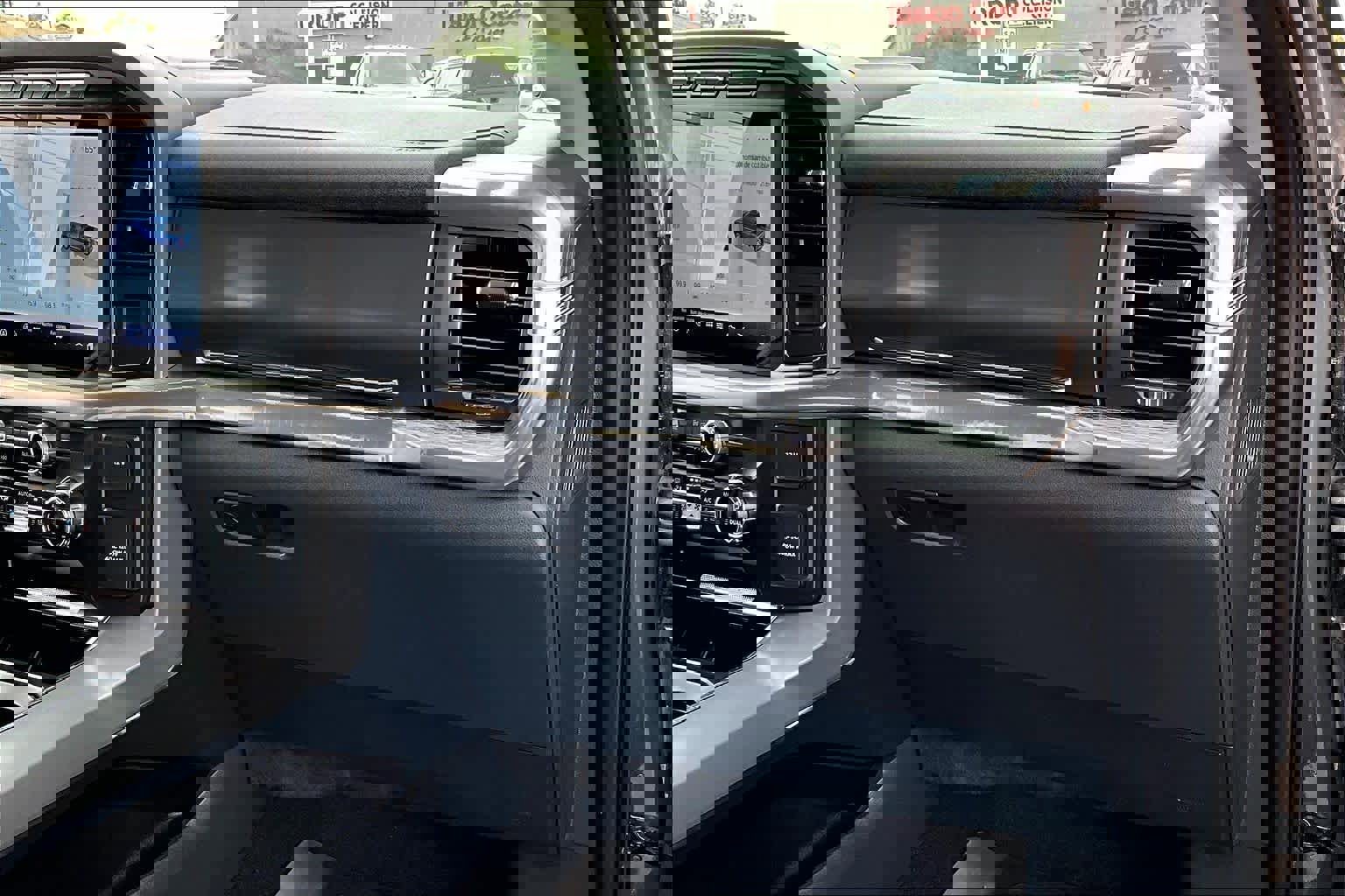 Used 2021 Ford F150 Lariat w/ Equipment Group 502A High image 17