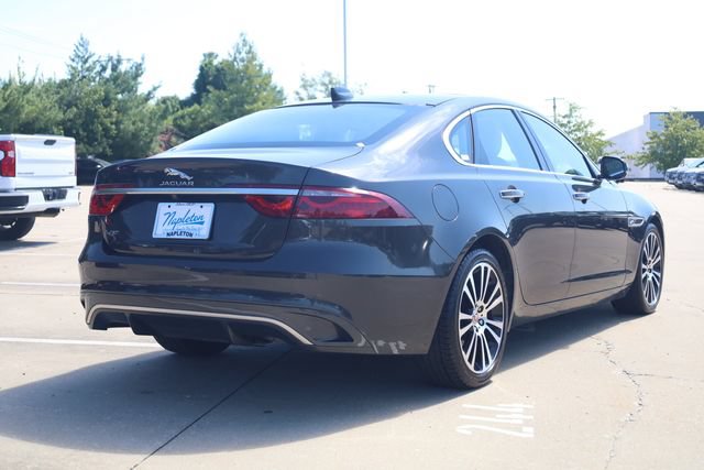 Used 2022 Jaguar XF SE RWD image 7