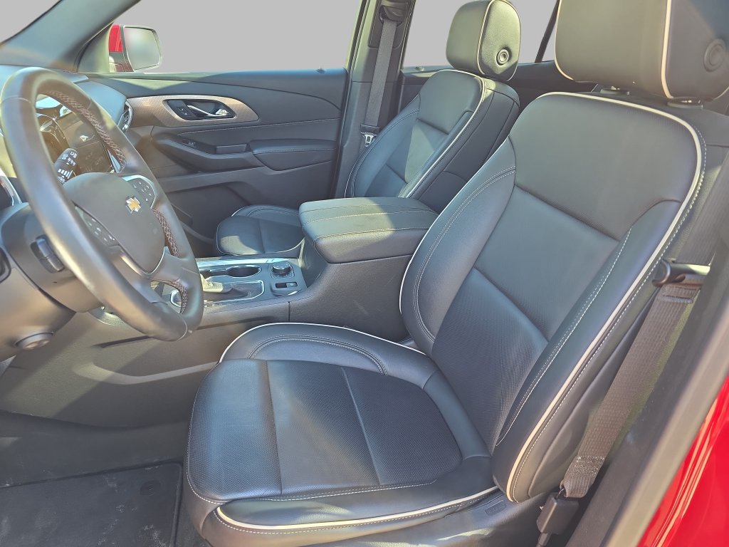 Used 2023 Chevrolet Traverse Premier AWD/4WD image 17