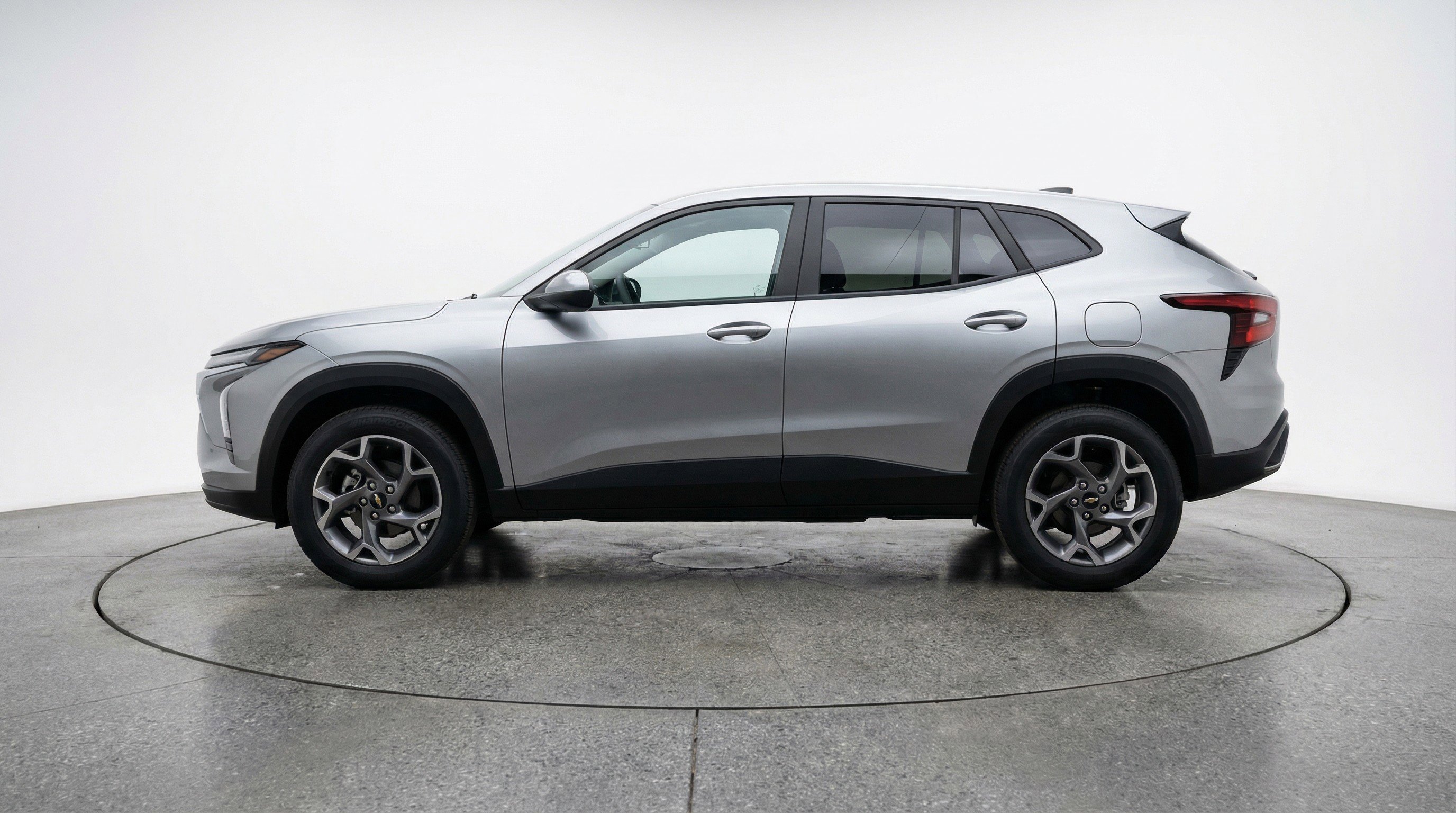 Used 2025 Chevrolet Trax LT image 5