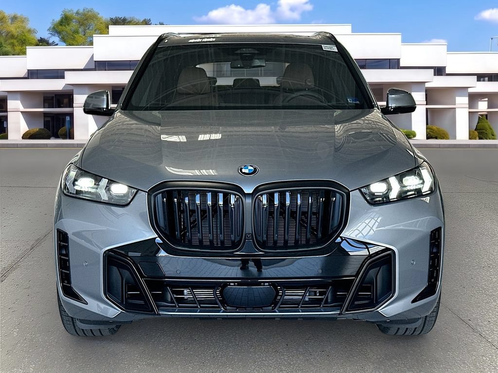 New 2026 BMW X5 xDrive40i w/ M Sport Package AWD/4WD image 2