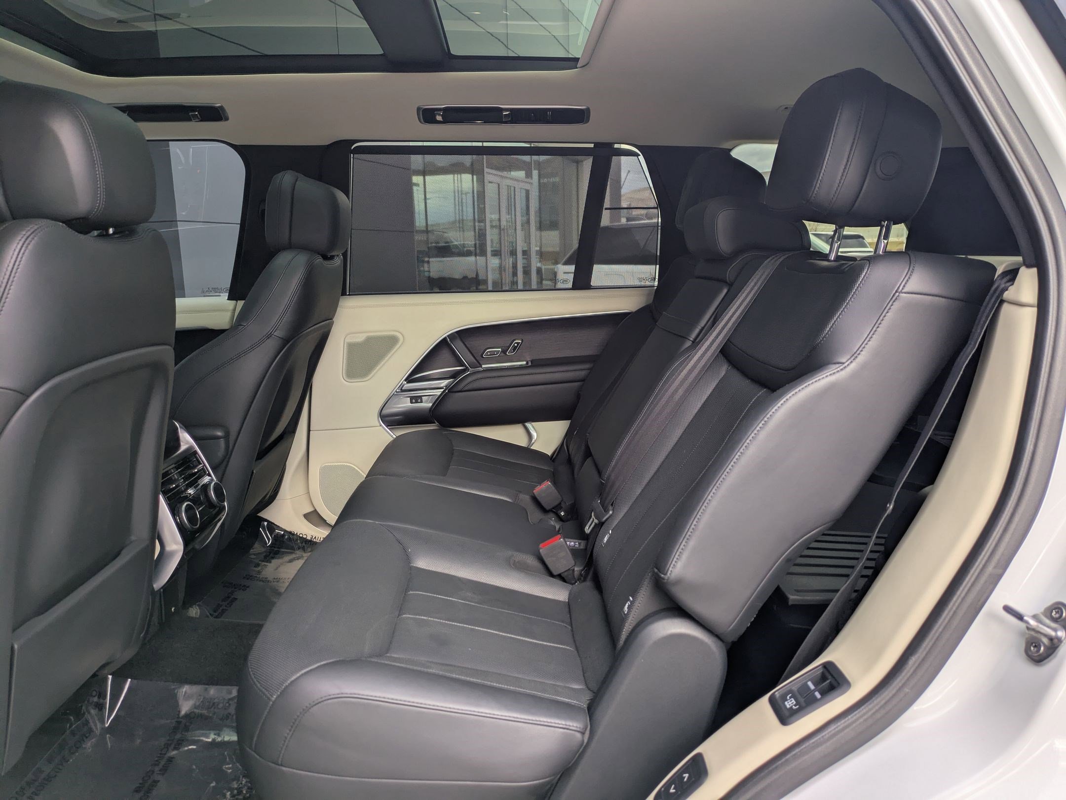 Certified 2022 Land Rover Range Rover Long Wheelbase SE image 27