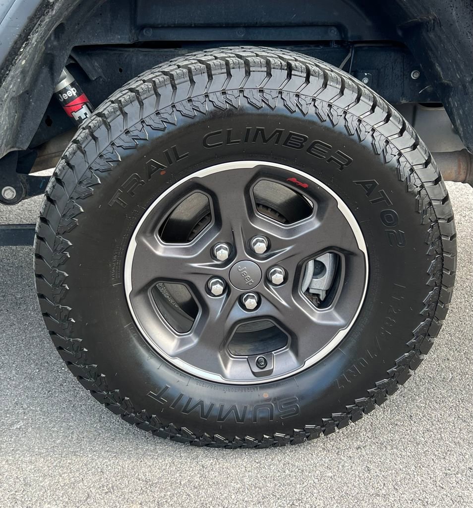 Used 2021 Jeep Gladiator Rubicon w/ Cold Weather Group AWD/4WD image 14