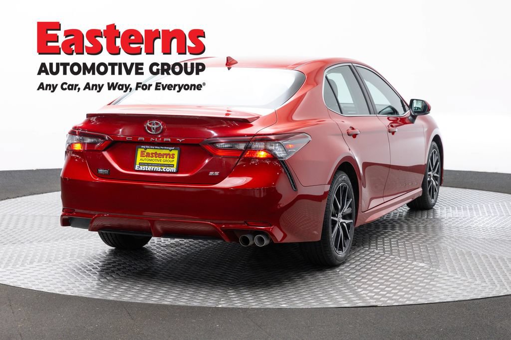 Used 2023 Toyota Camry SE FWD image 5