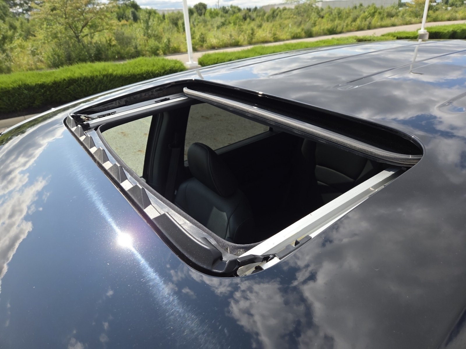Used 2023 Honda Passport EX-L image 4