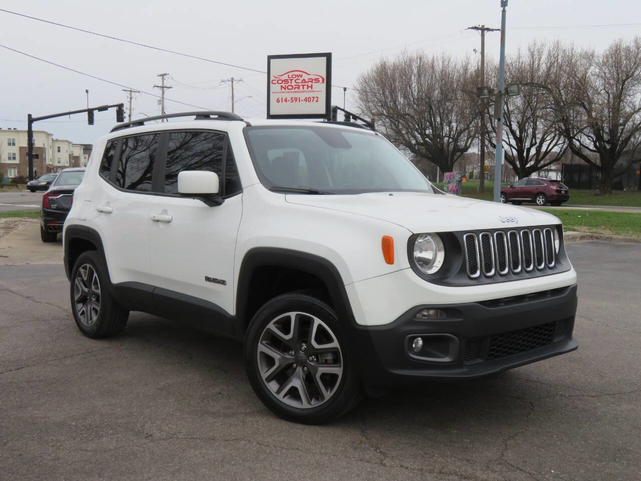 Used 2017 Jeep Renegade Latitude w/ Cold Weather Group image 1