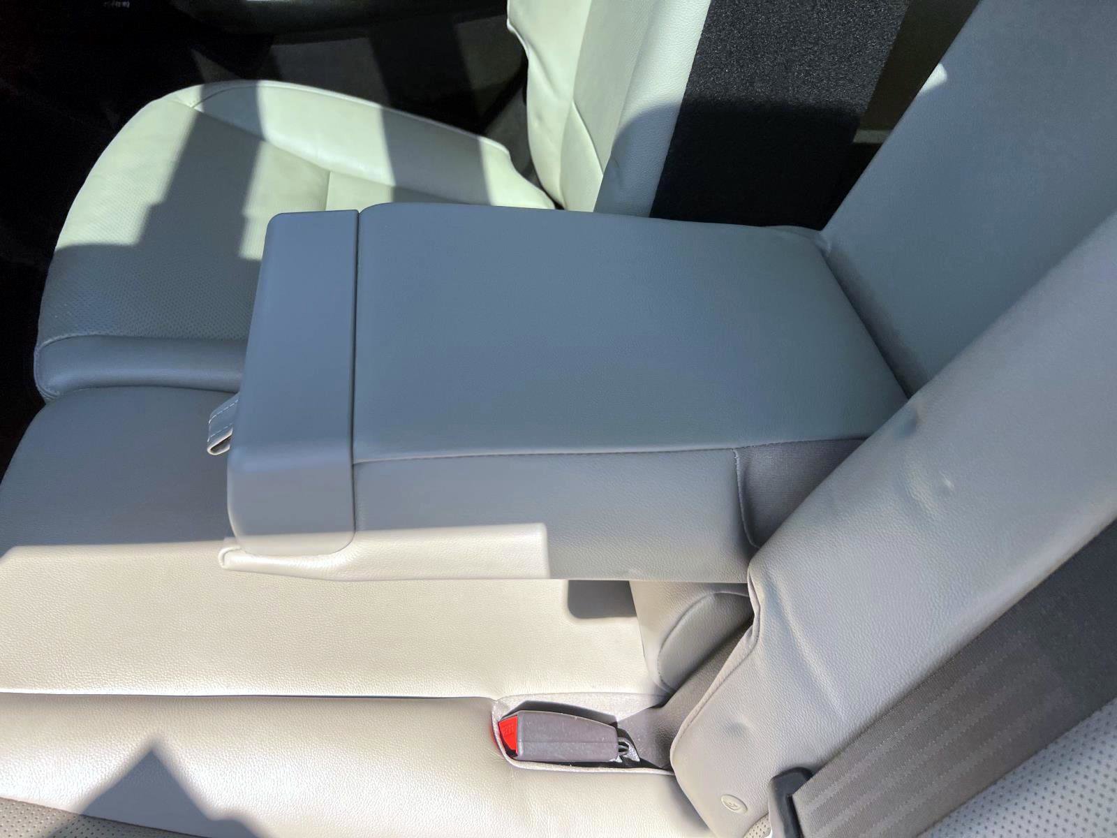 Used 2018 Hyundai Santa Fe AWD image 10