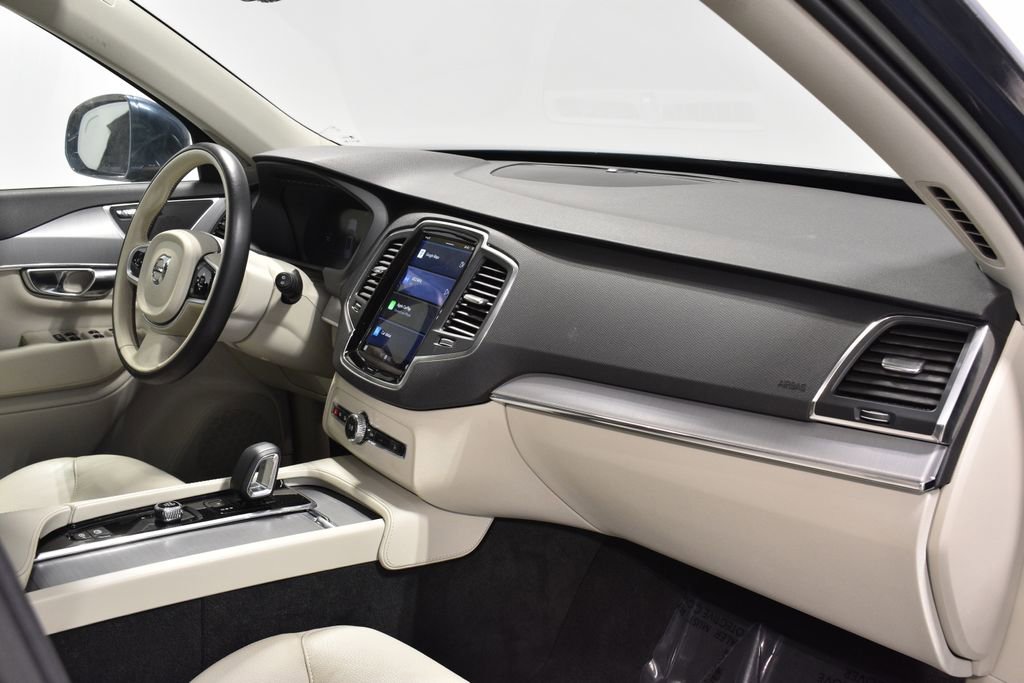 Used 2023 Volvo XC90 B5 Core image 31
