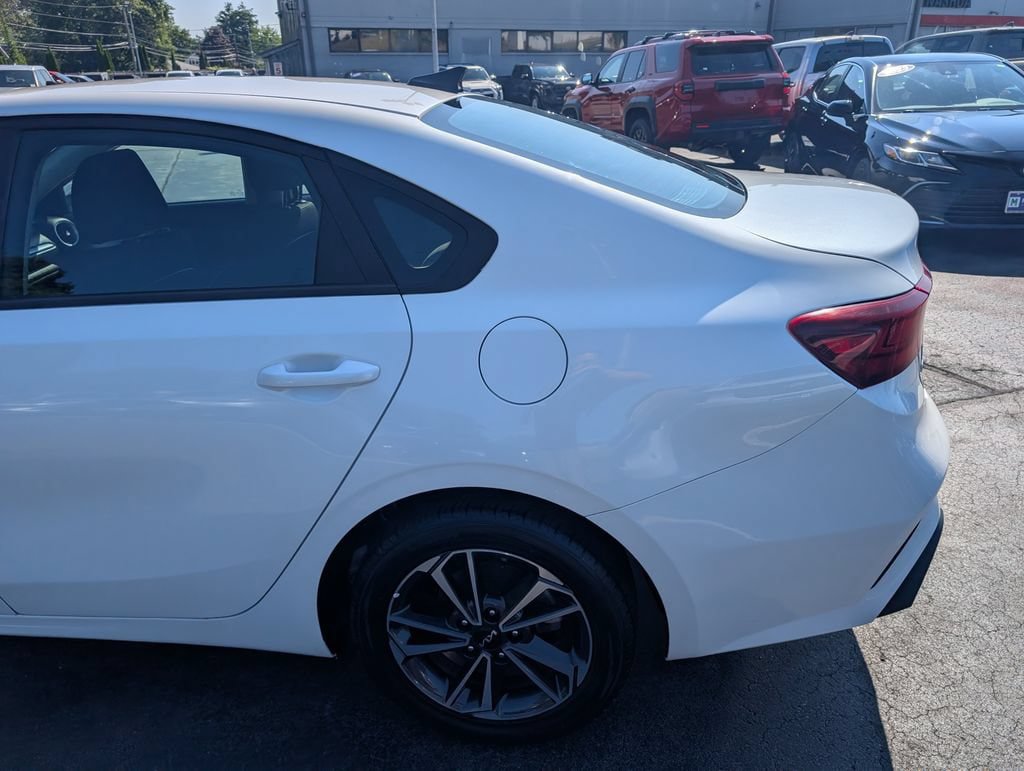 Used 2023 Kia Forte LXS FWD image 4
