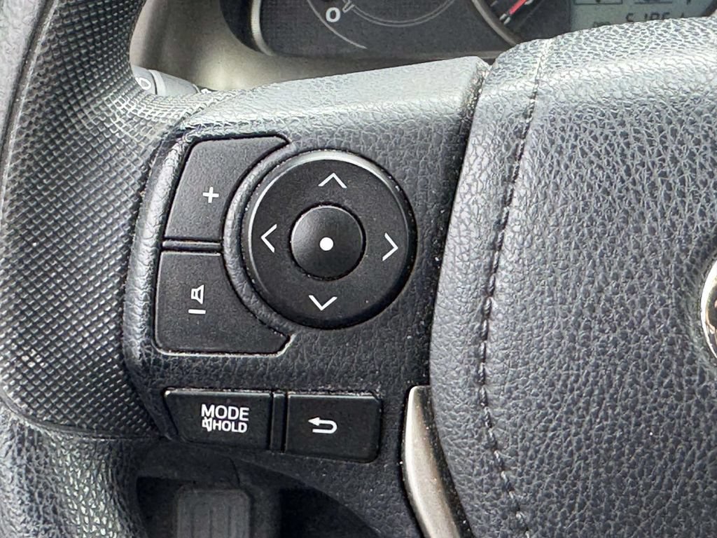 Used 2015 Toyota RAV4 XLE AWD/4WD image 23