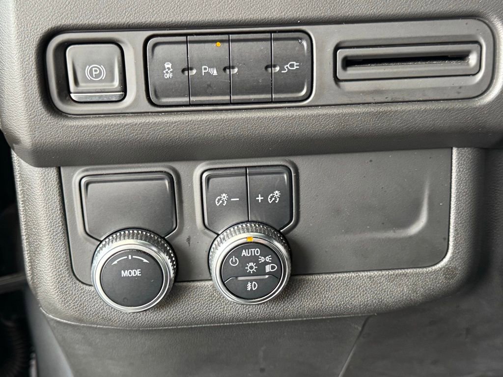 Used 2021 GMC Yukon SLE image 39