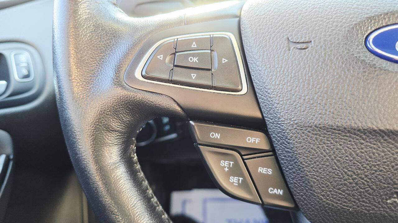 Used 2016 Ford Focus Titanium w/ Titanium Winter Package FWD image 31