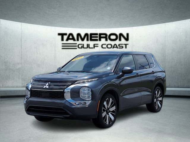 Used 2025 Mitsubishi Outlander SE FWD image 1