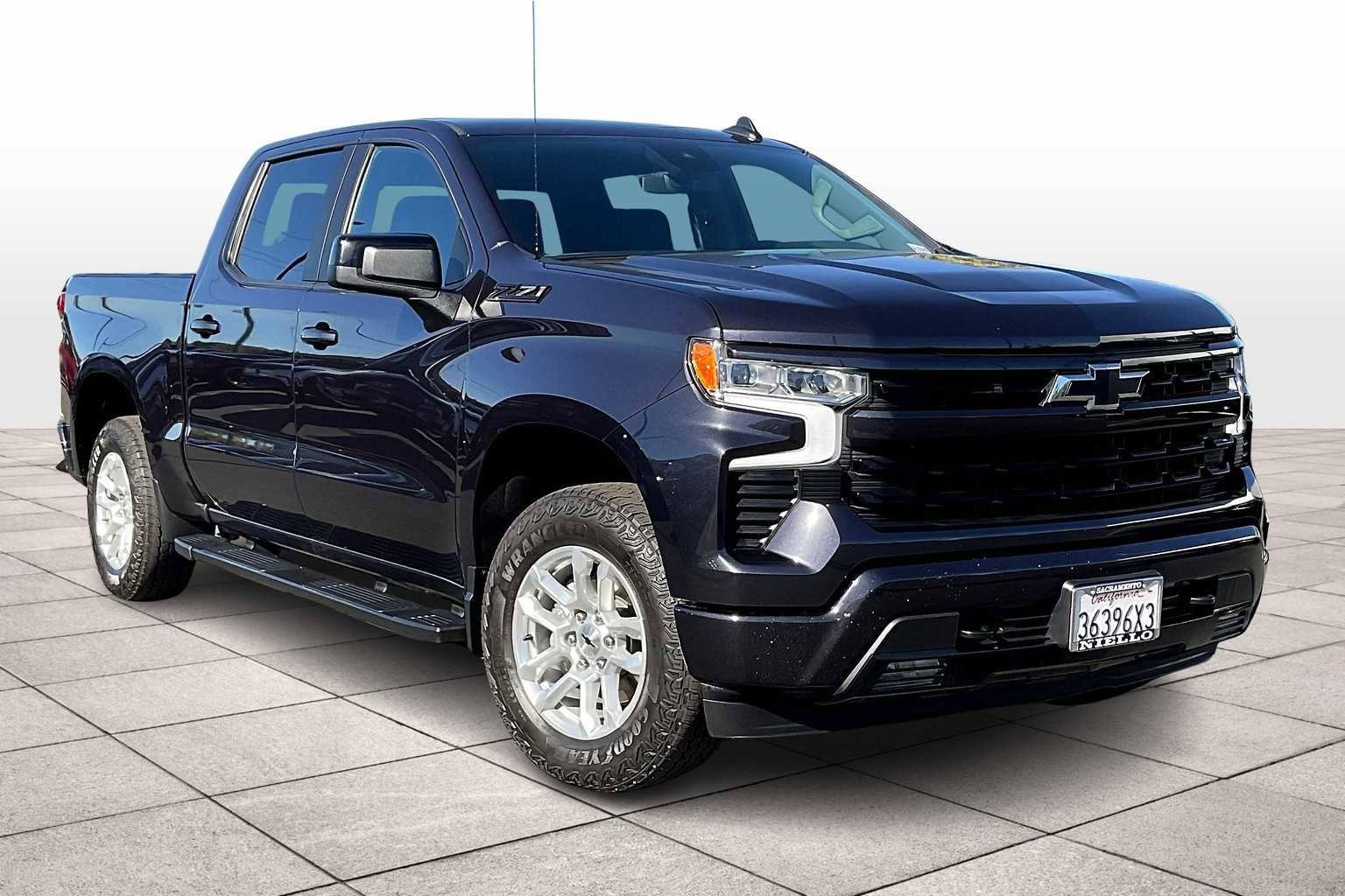 Used 2023 Chevrolet Silverado 1500 RST image 2