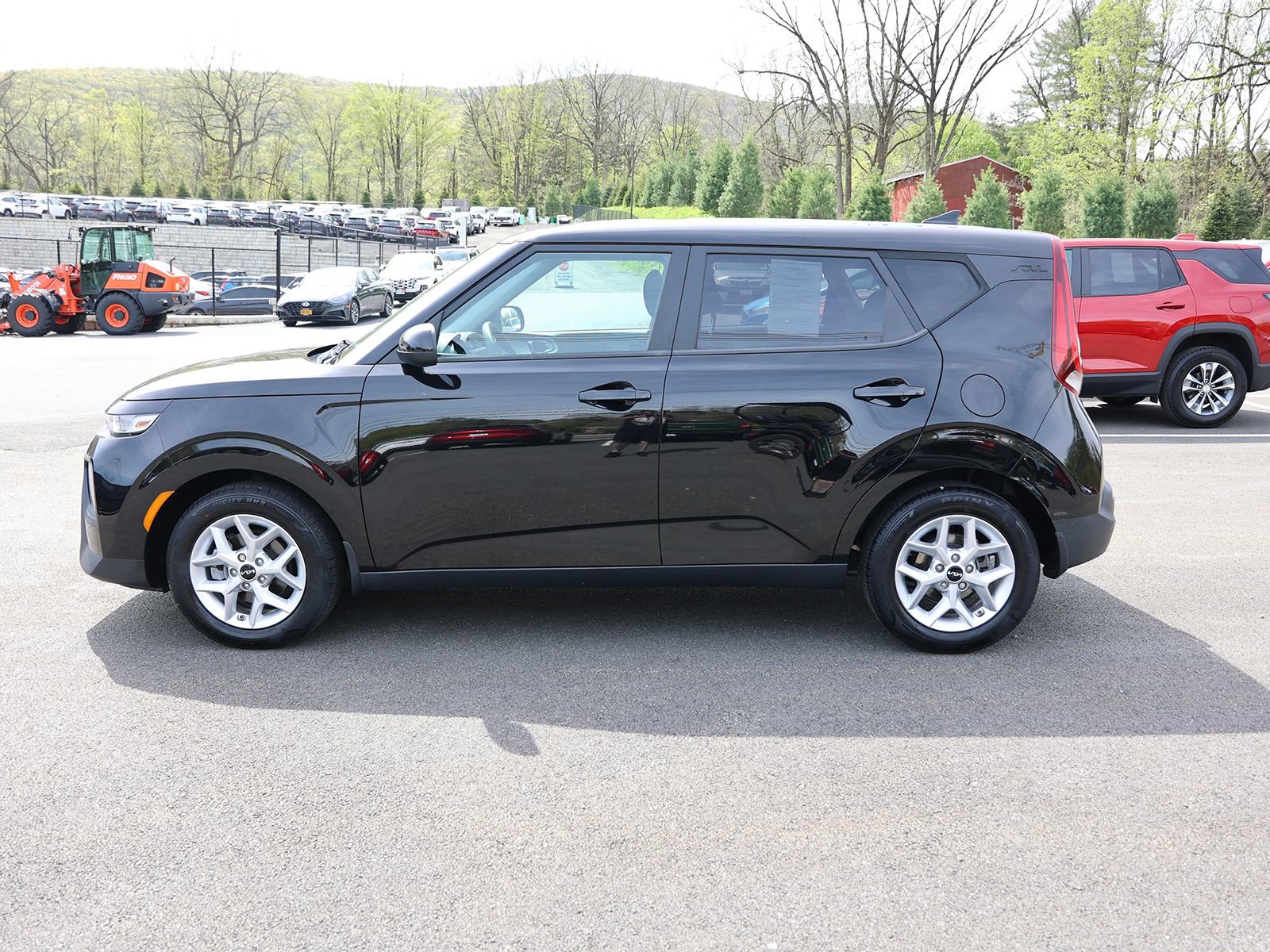 Used 2022 Kia Soul LX w/ Technology Package FWD image 4