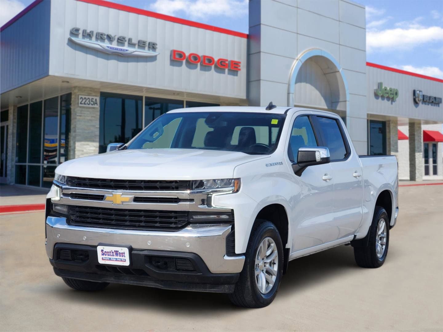 Used 2021 Chevrolet Silverado 1500 LT w/ Max Trailering Package image 2