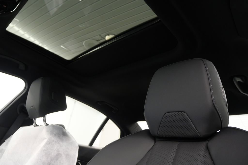 Used 2025 BMW 530i xDrive w/ Premium Package image 13