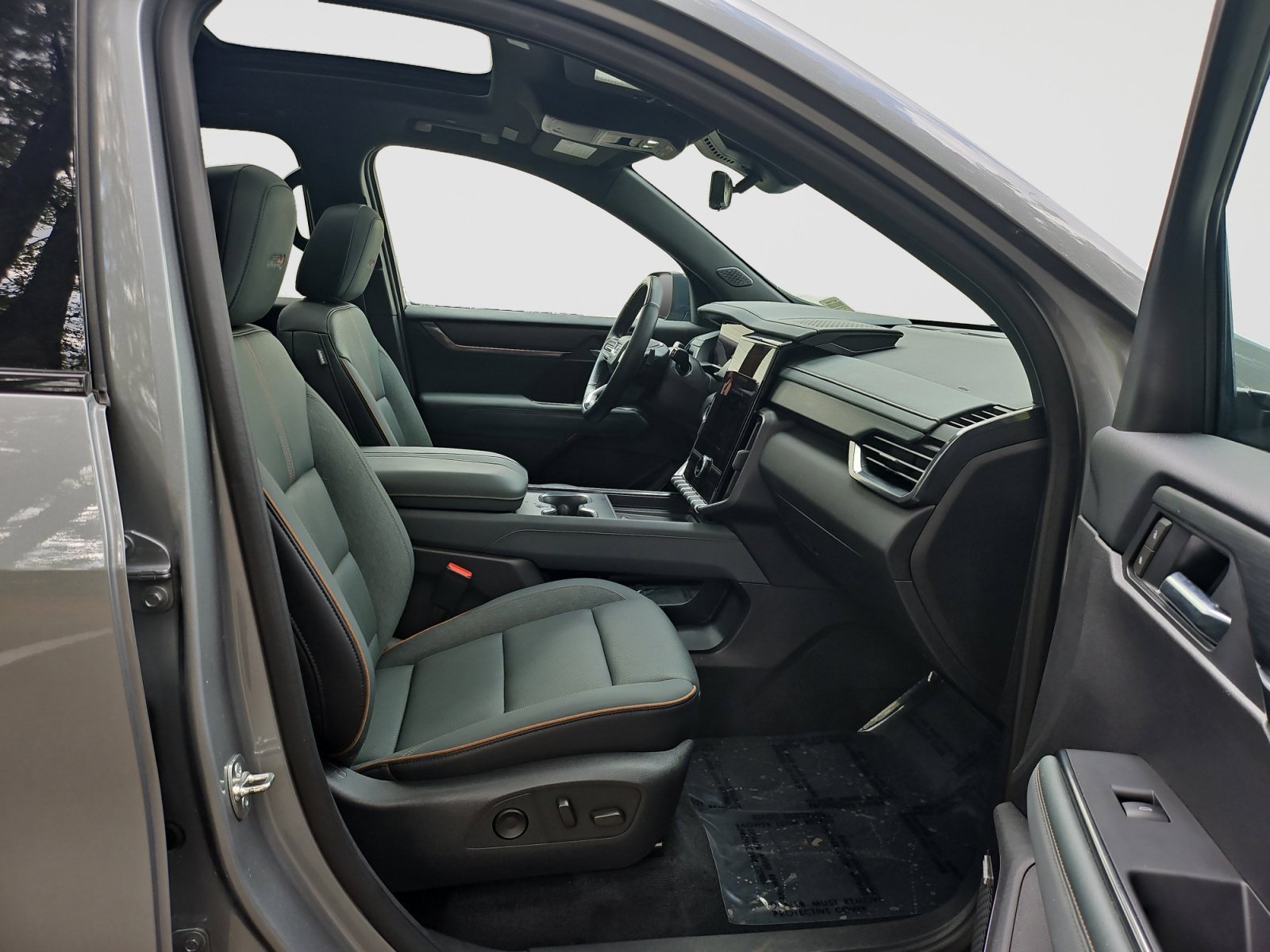 Used 2025 GMC Acadia AT4 w/ Super Cruise Package AWD/4WD image 18