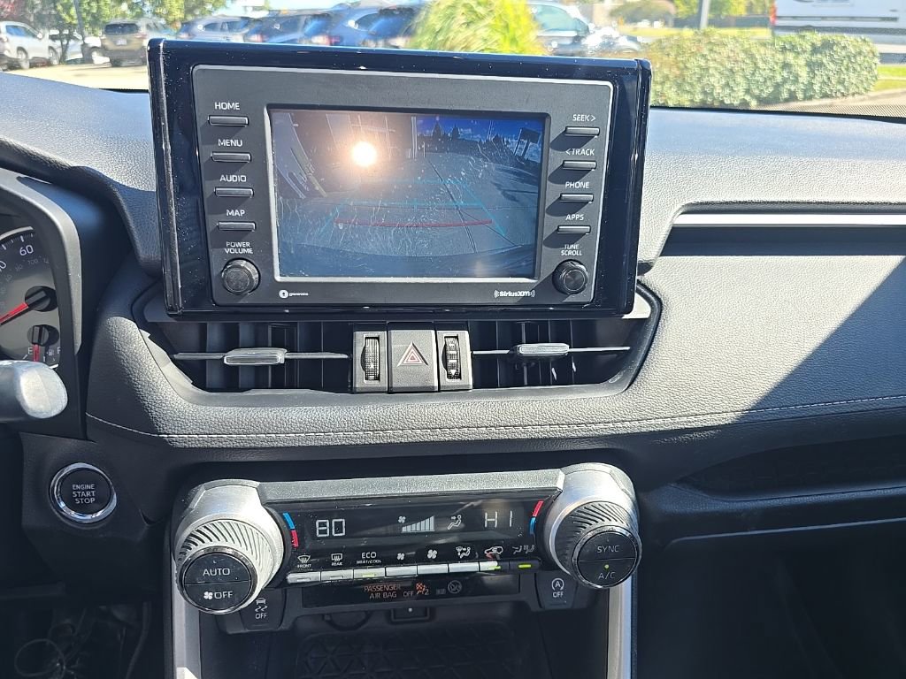 Used 2022 Toyota RAV4 XLE Premium image 9