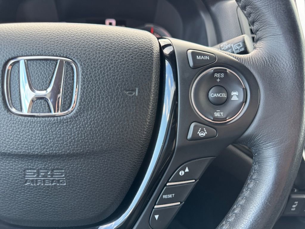 Used 2018 Honda Pilot Touring image 24
