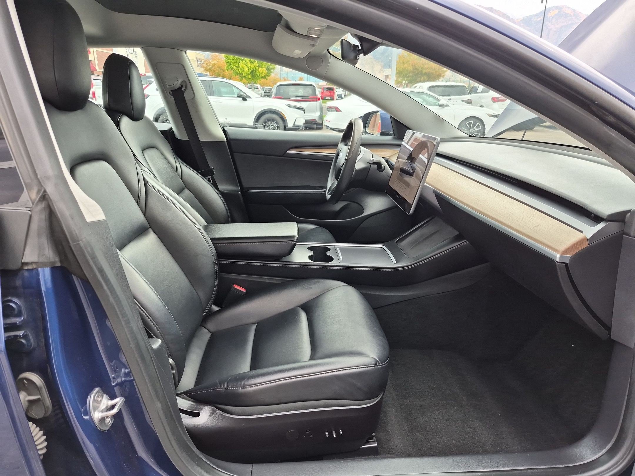 Used 2022 Tesla Model 3 Long Range AWD/4WD image 32