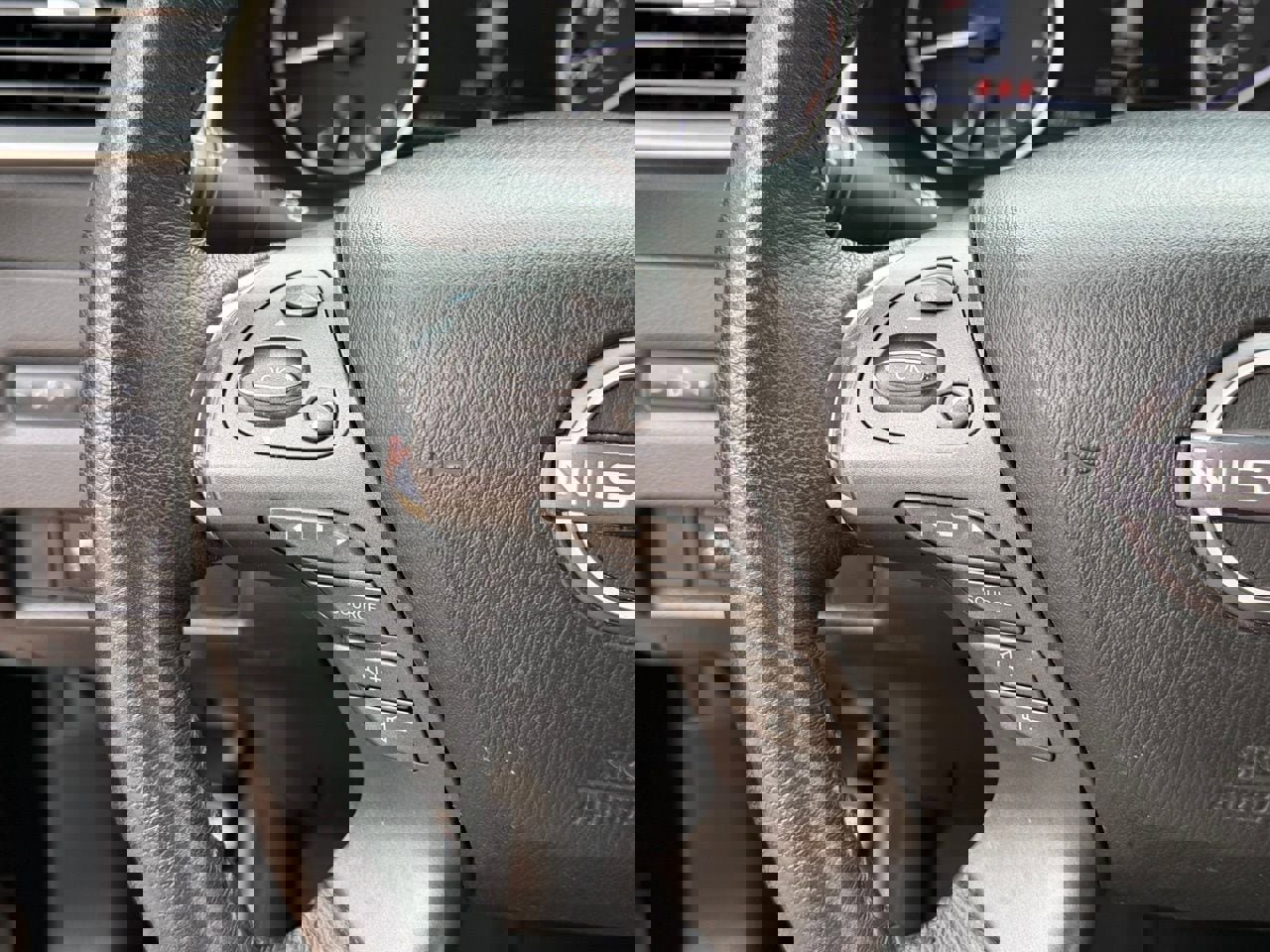 Used 2023 Nissan Murano SV image 12