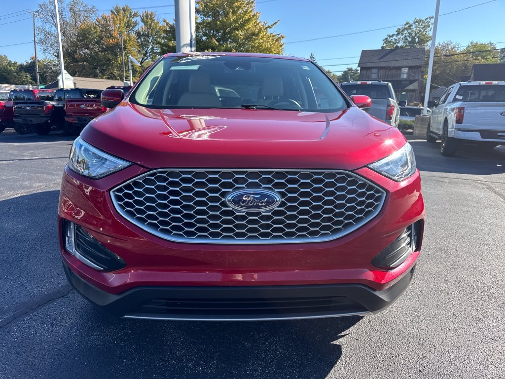 Used 2024 Ford Edge SEL w/ Convenience Package AWD/4WD image 4