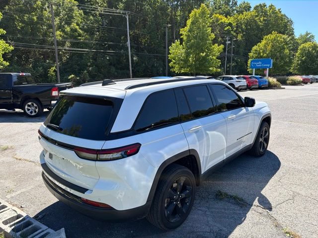 Used 2023 Jeep Grand Cherokee Altitude AWD/4WD image 9