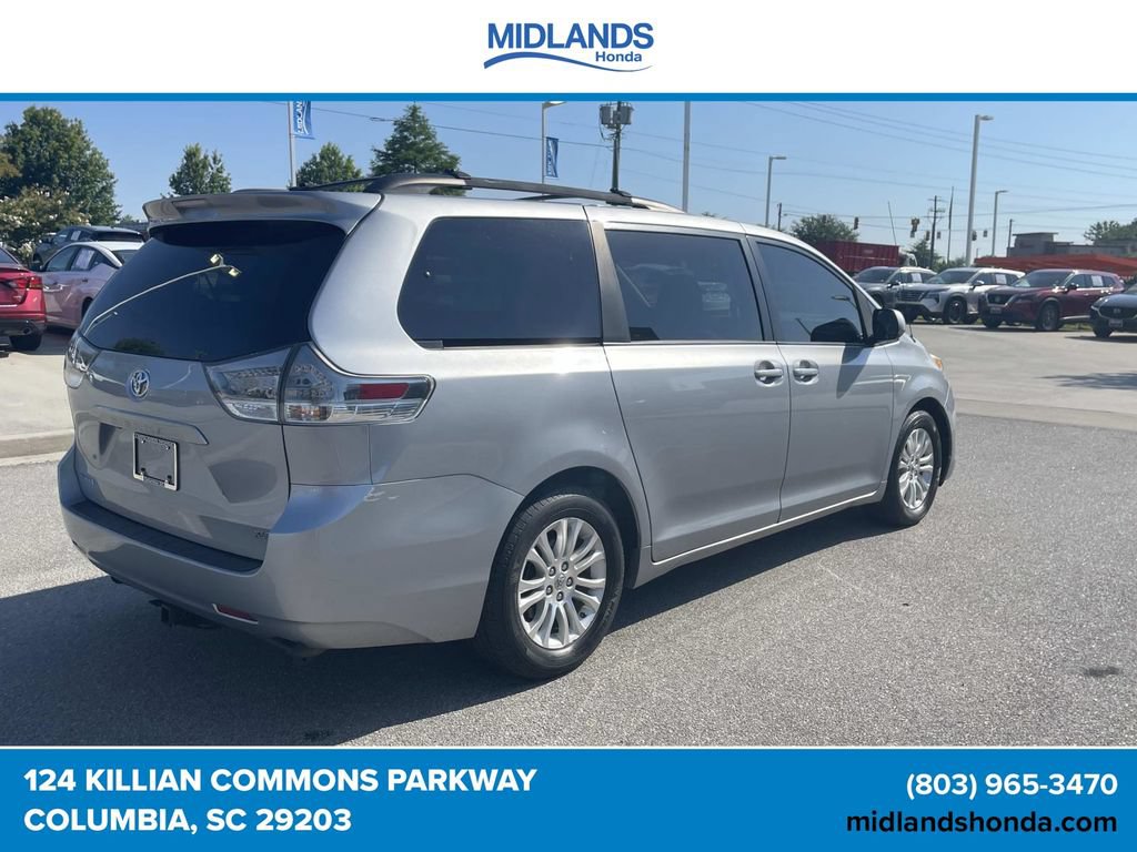 Used 2012 Toyota Sienna XLE FWD image 6