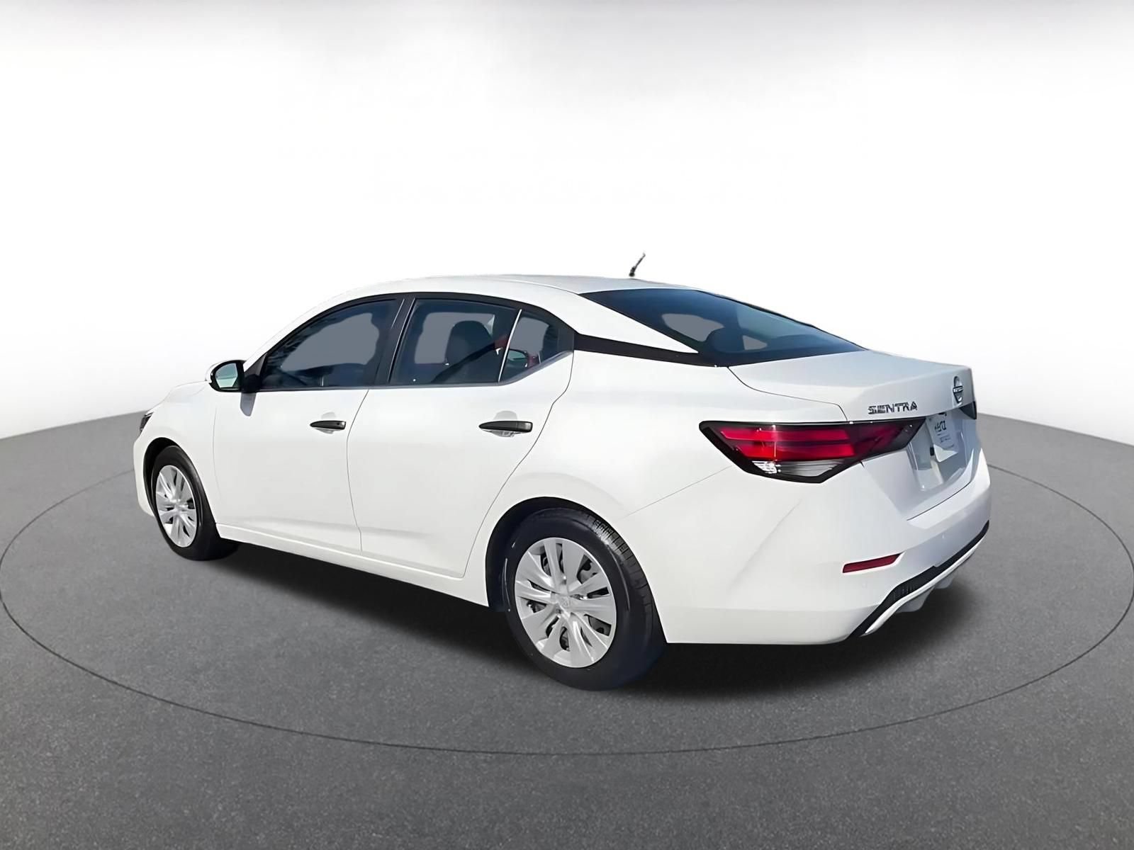 Used 2025 Nissan Sentra S FWD image 10