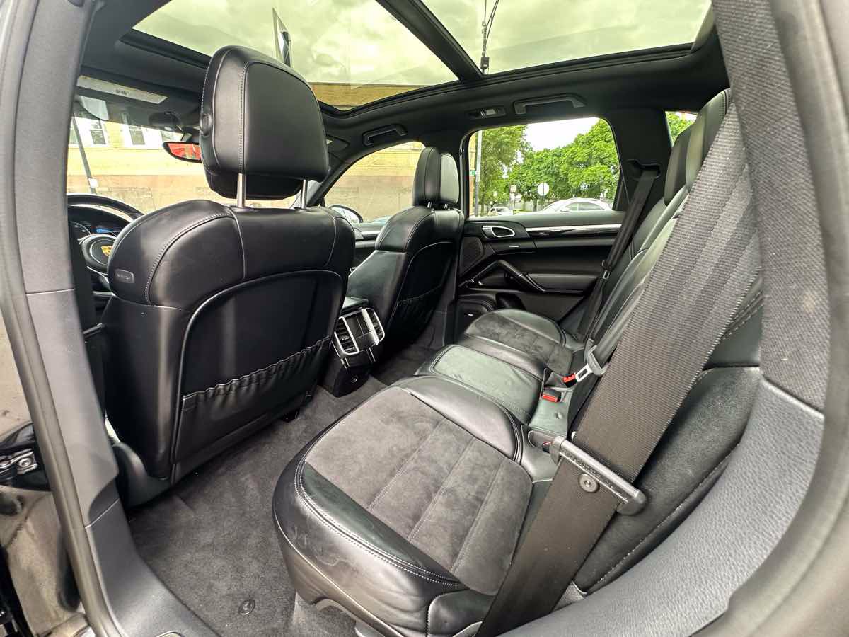 Used 2017 Porsche Cayenne AWD/4WD image 39