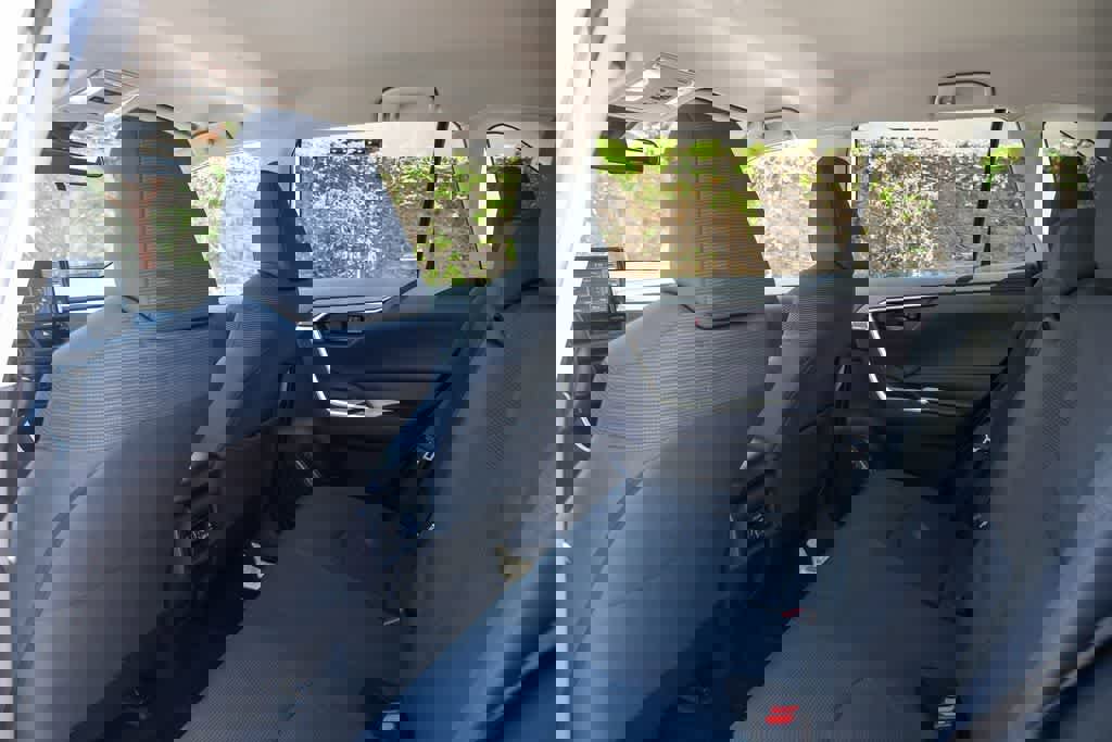 Used 2022 Toyota RAV4 LE FWD image 18