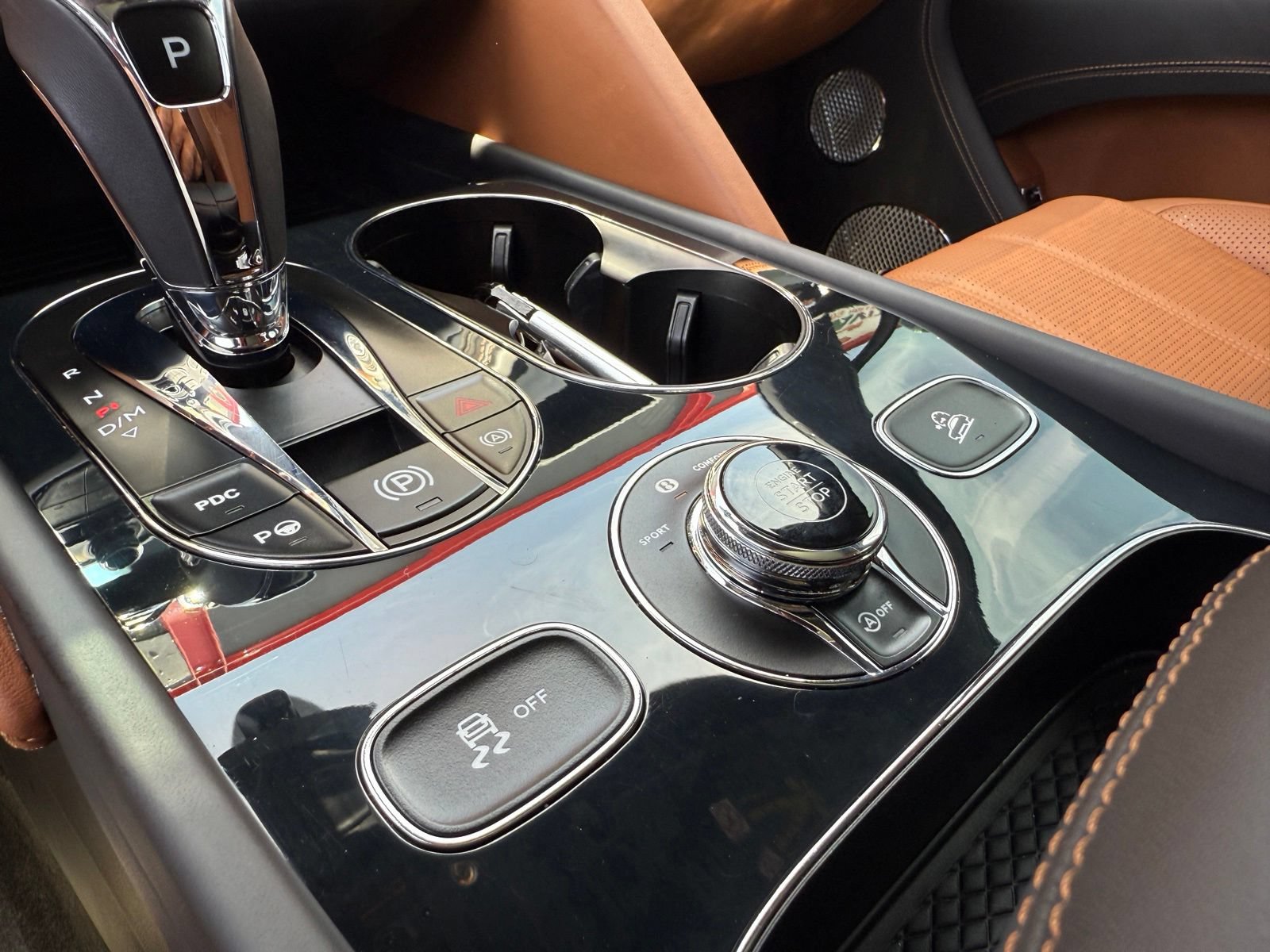 Used 2022 Bentley Bentayga AWD/4WD image 26