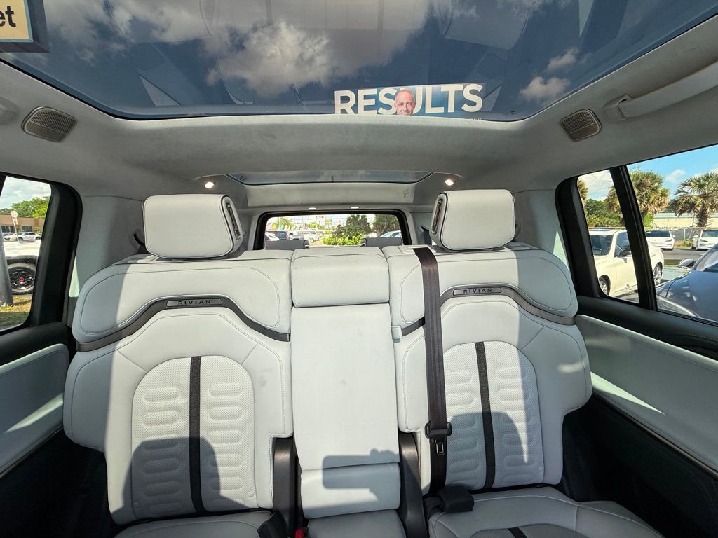 Used 2023 Rivian R1S Adventure image 21