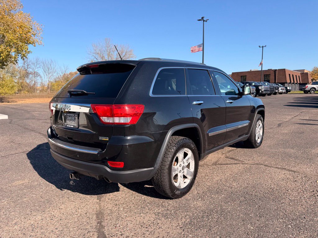 Used 2013 Jeep Grand Cherokee Limited AWD/4WD image 5