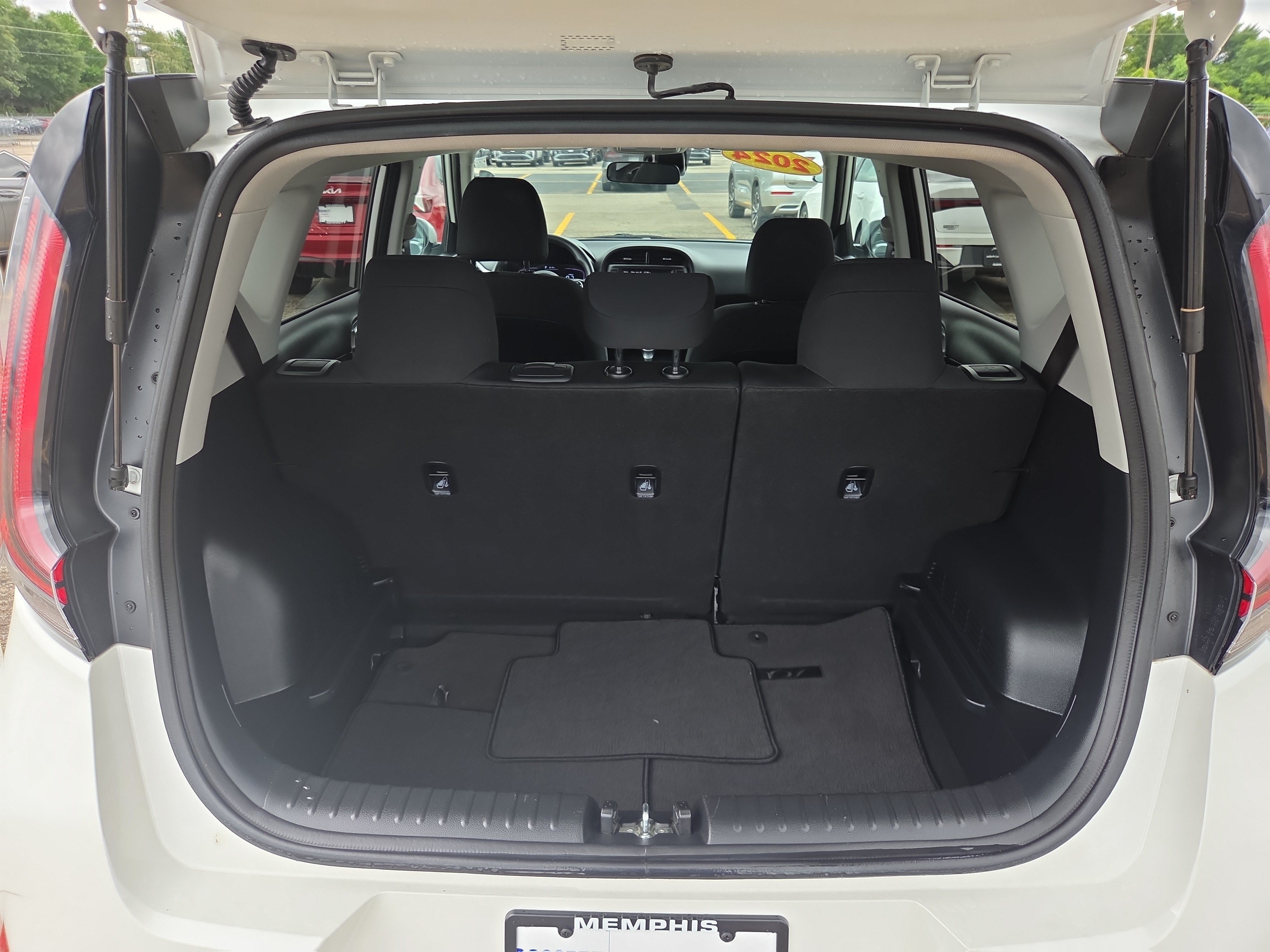 Used 2024 Kia Soul FWD image 9