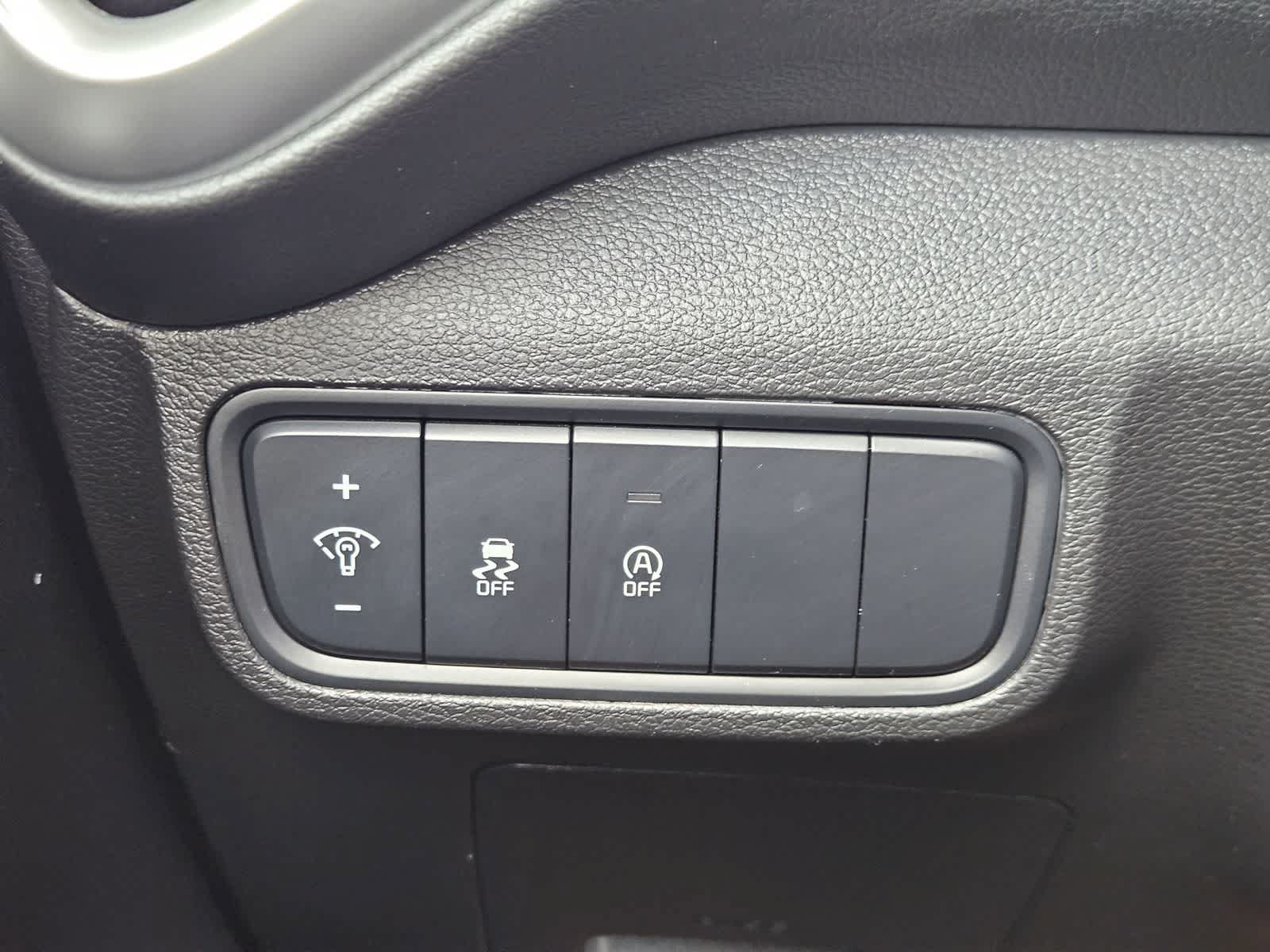 Used 2023 Kia Soul LX w/ Option Group 015 FWD image 18