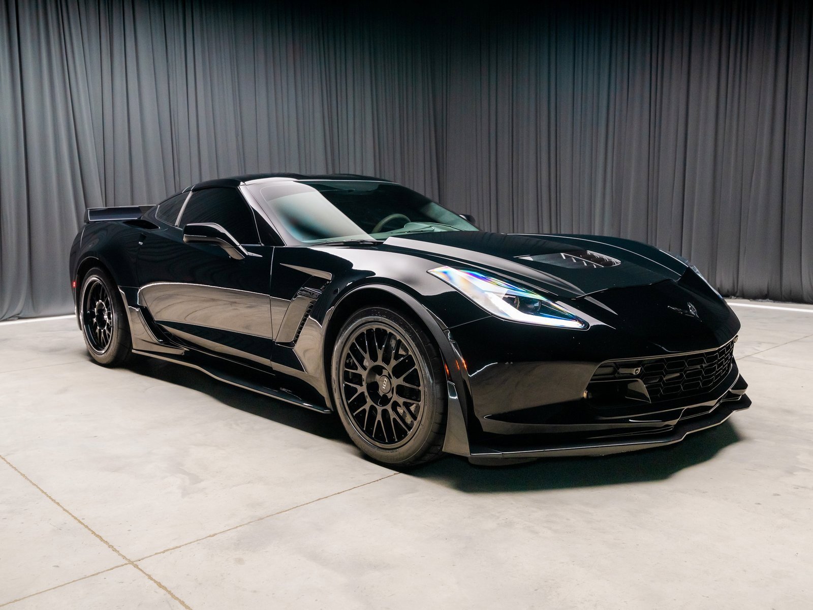 Used 2016 Chevrolet Corvette Z06 w/ 3LZ Preferred Equipment Group image 16
