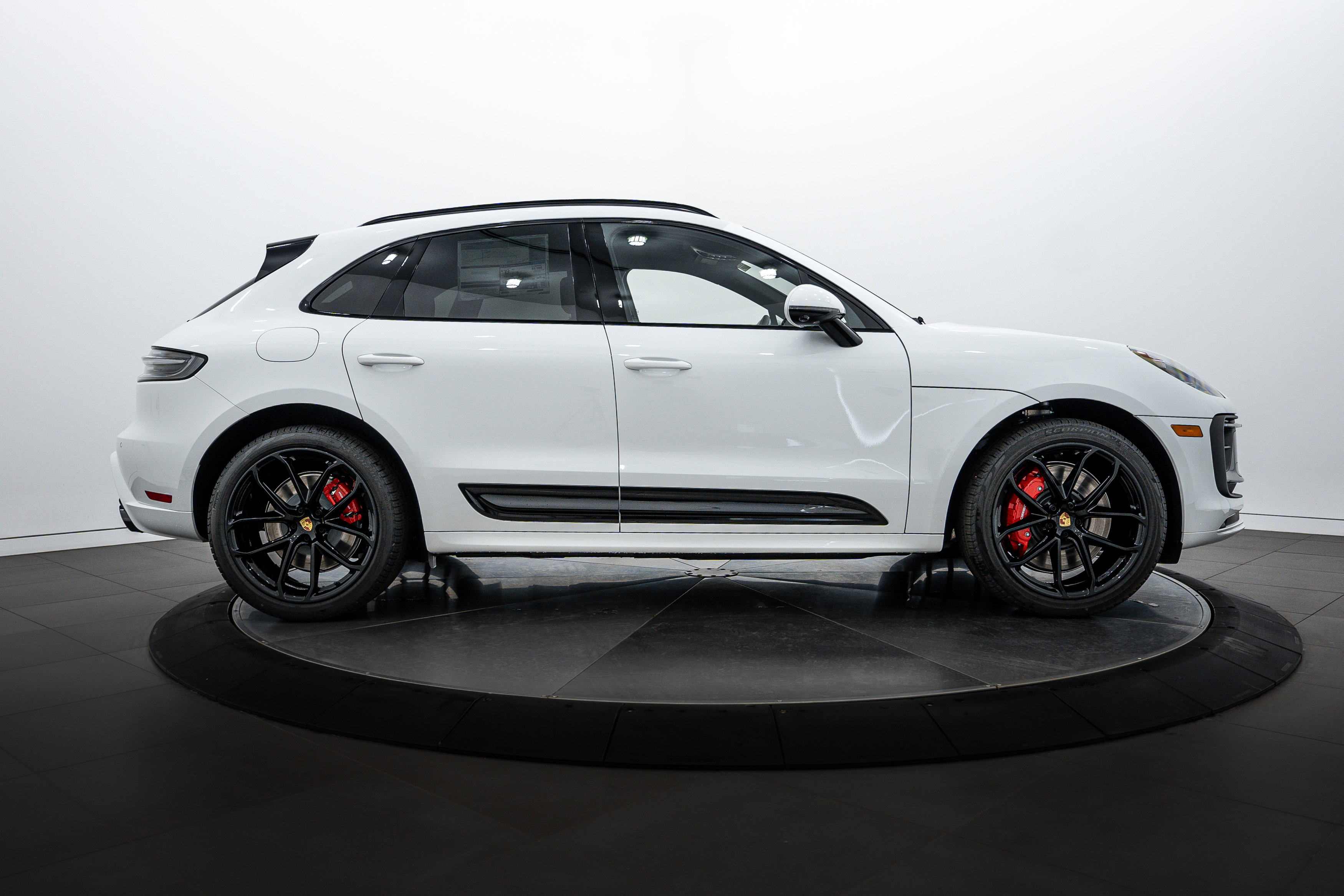 New 2026 Porsche Macan GTS image 8