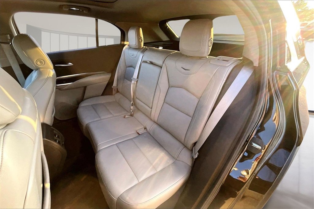 Used 2023 Cadillac XT4 Luxury w/ Cold Weather Package image 25