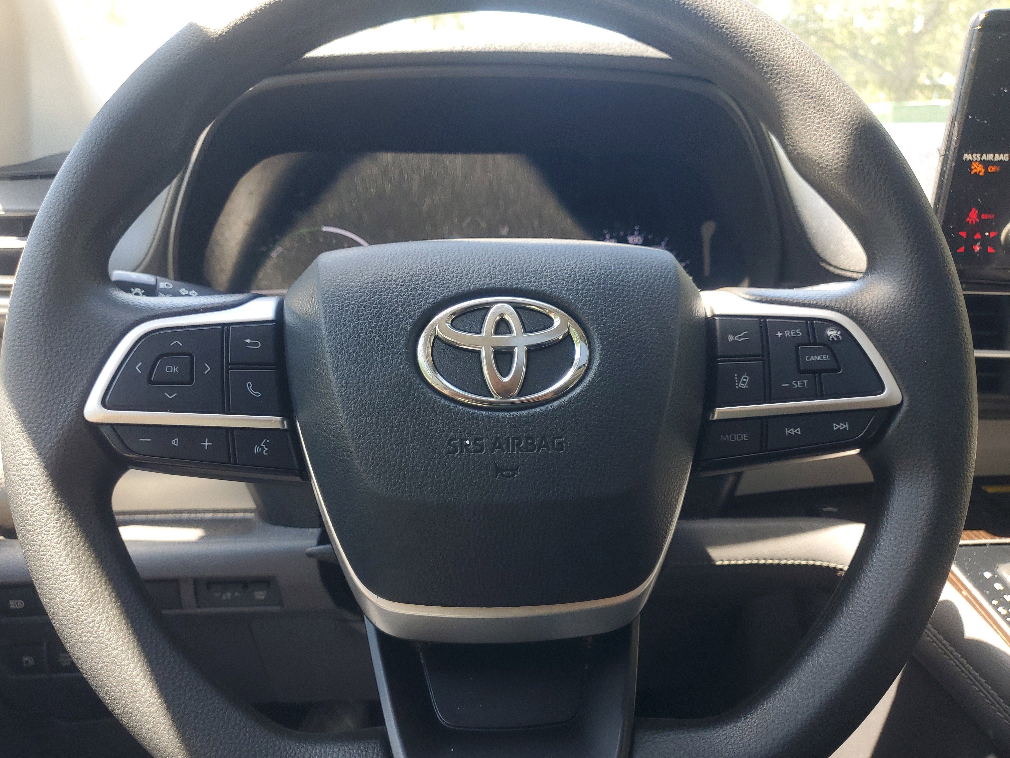 Used 2021 Toyota Sienna LE w/ LE Plus Package FWD image 21