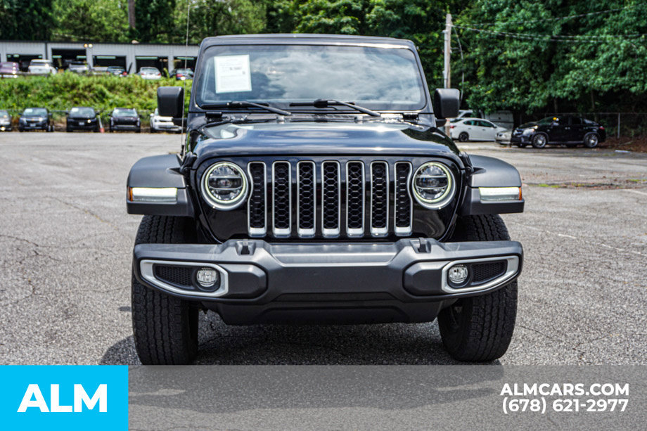 Used 2022 Jeep Gladiator Overland w/ LED Lighting Group AWD/4WD image 9