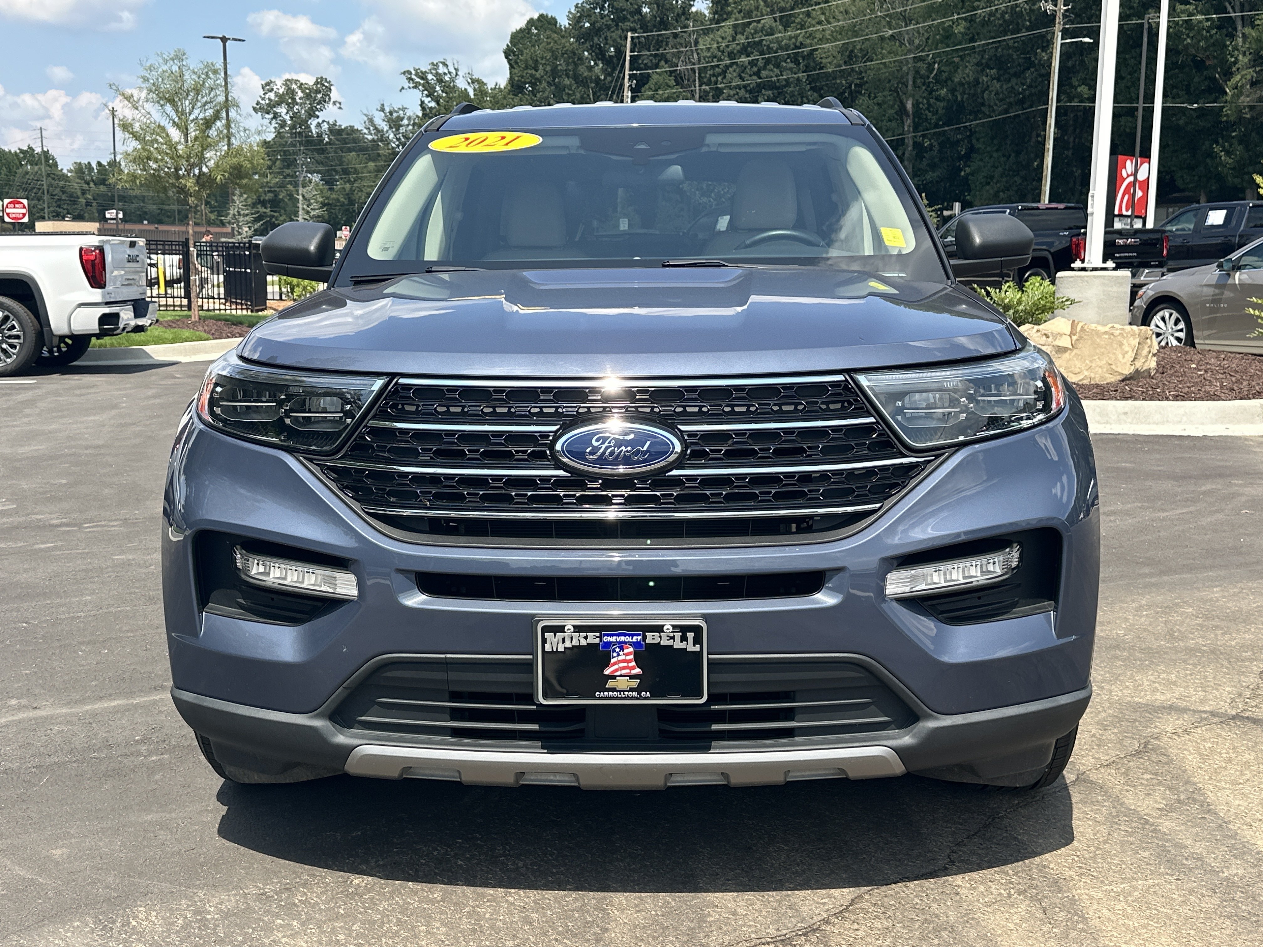 Used 2021 Ford Explorer XLT w/ Equipment Group 202A RWD image 3