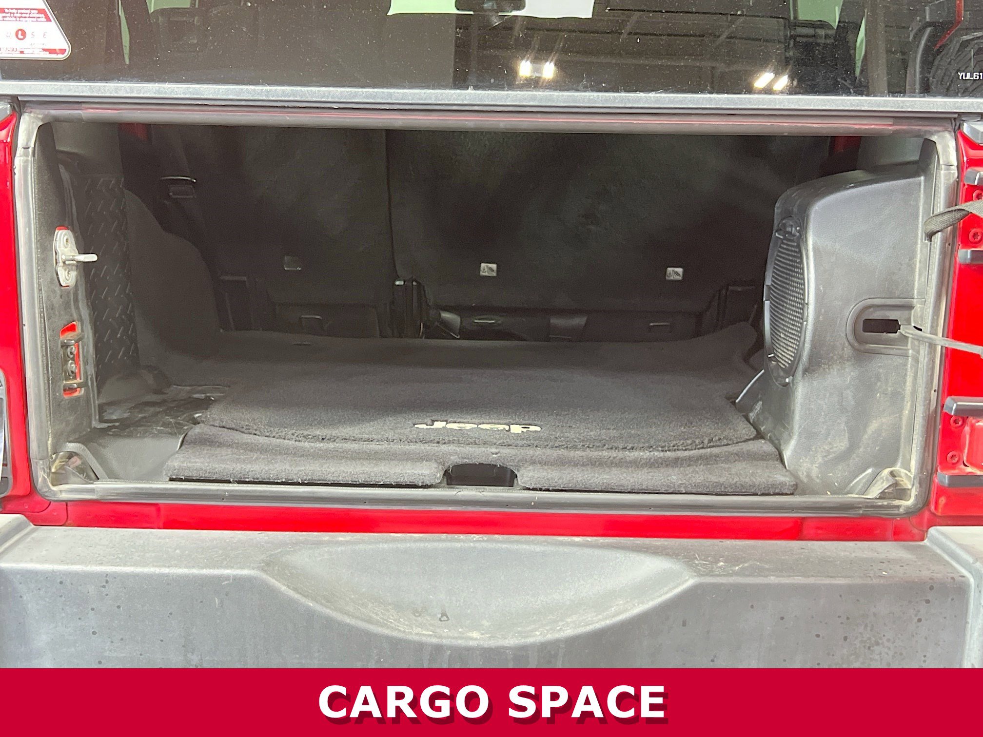 Used 2013 Jeep Wrangler Unlimited Sahara w/ Connectivity Group image 22