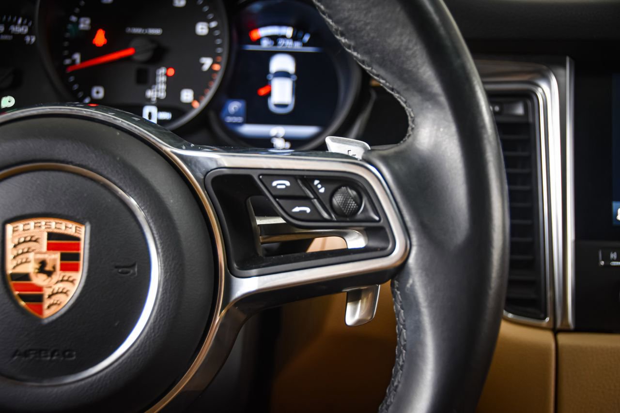 Certified 2018 Porsche Macan image 15