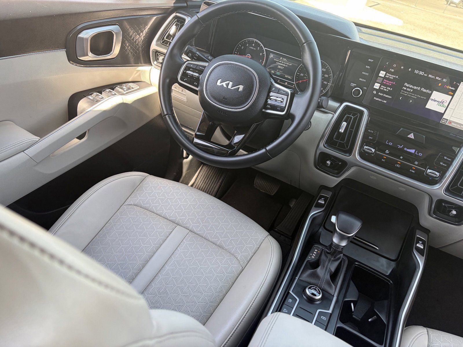 Used 2023 Kia Sorento S w/ Panoramic Sunroof Package image 15