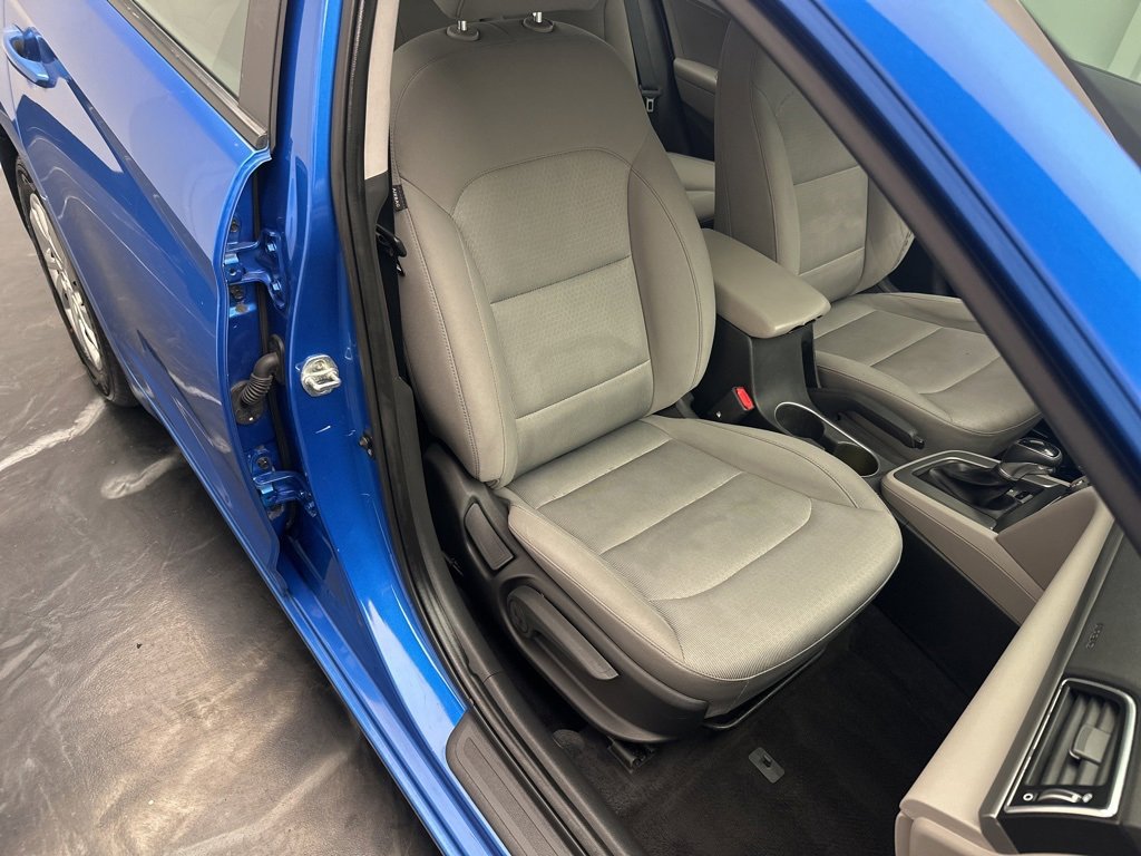 Used 2017 Hyundai Elantra SE image 9