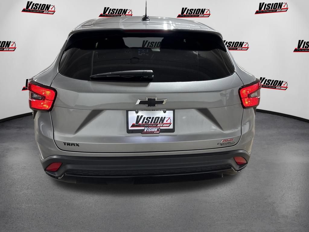 Used 2024 Chevrolet Trax RS w/ Driver Confidence Package FWD image 6