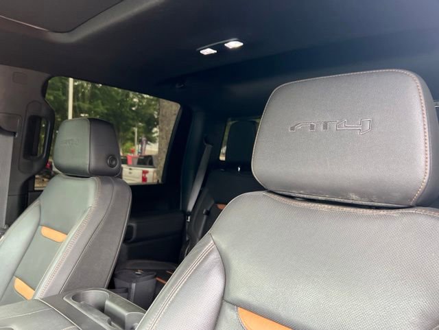Used 2022 GMC Sierra 2500 AT4 w/ AT4 Premium Plus Package AWD/4WD image 10